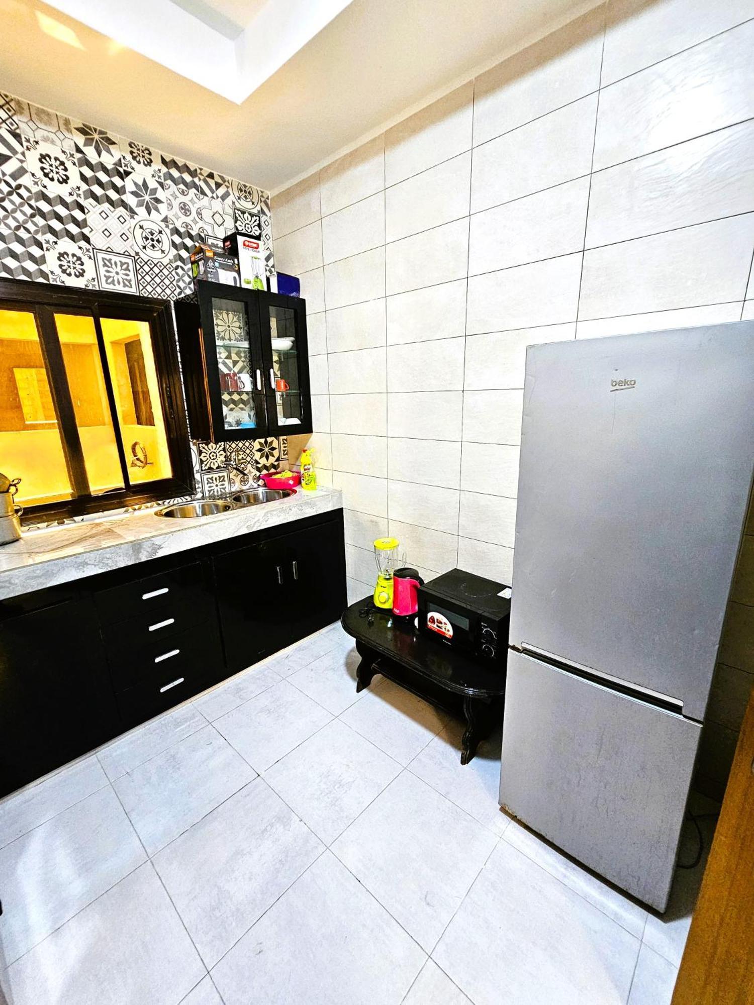 Chambre Ngor- Douche Privee-salon-cuisine-netflix * Dakar