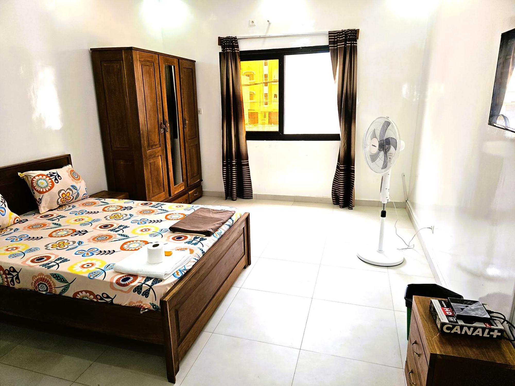 Pensión Chambre Ngor- Douche Privee-salon-cuisine-netflix *