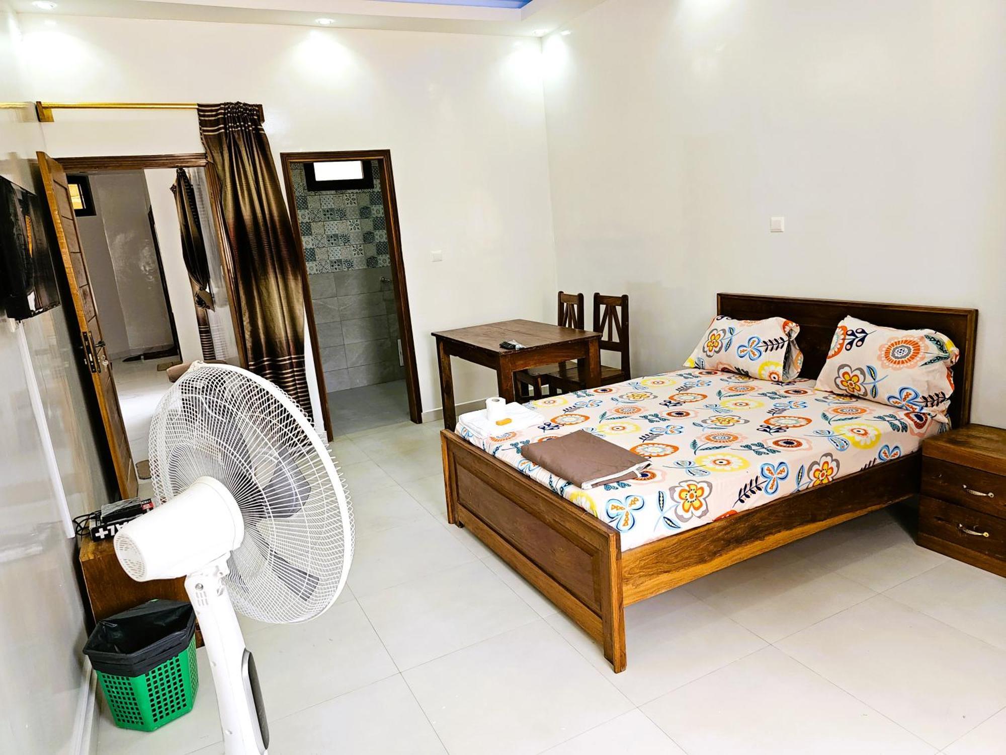 Pensión Chambre Ngor- Douche Privee-salon-cuisine-netflix Dakar